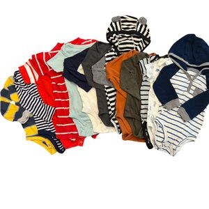 (13 Pieces) EUC Baby Boys Bodysuit Bundle 12–18M